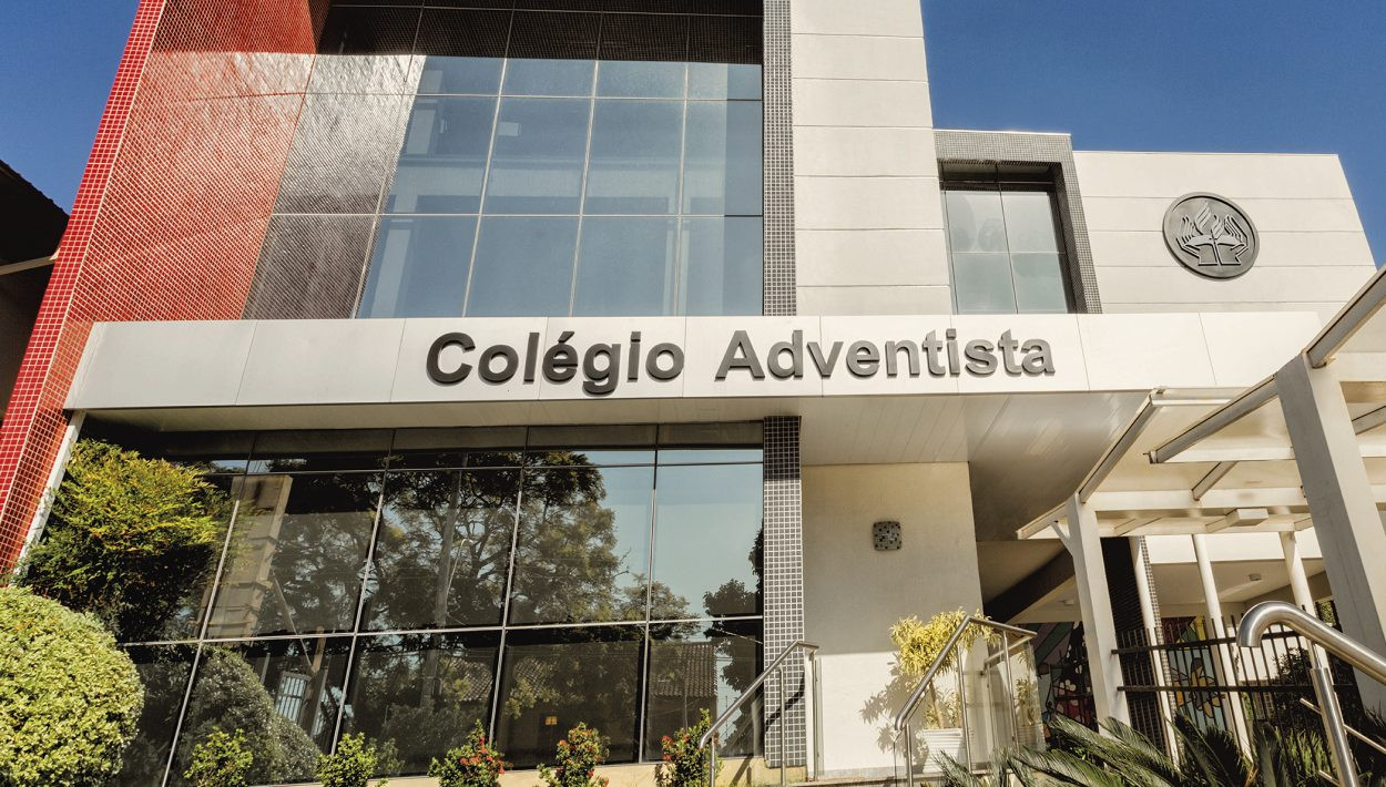 Religião na Escola Adventista Bolsa Adventista e Número de Escolas em